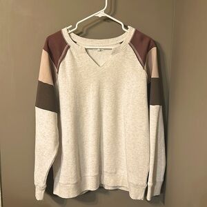 Cute notched front sweatshirt. Barely worn!!